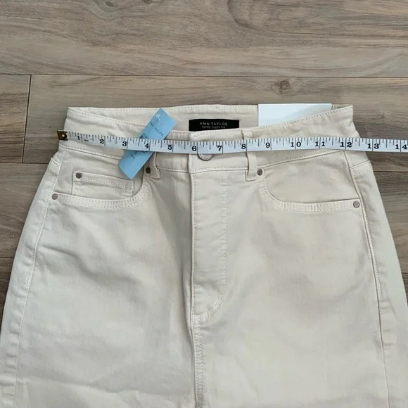 Ann Taylor High Rise Petite Curvy Fit Jeans in Ivory - Picture 4 of 8